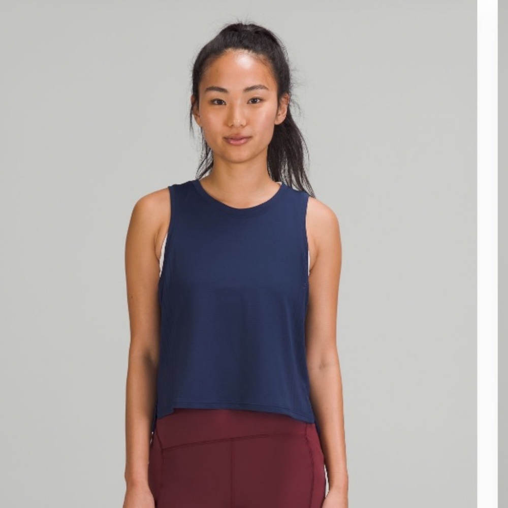 Lululemon train to be tank night sea size 4